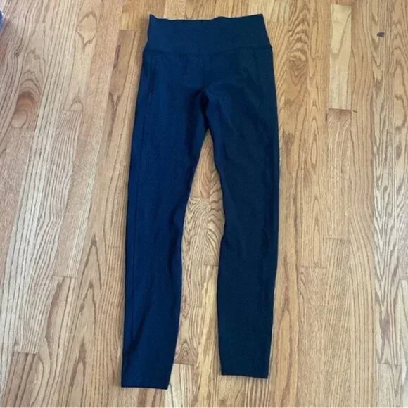 Studio Pocket Legging Size Small (Long Length) - Picture 3 of 11